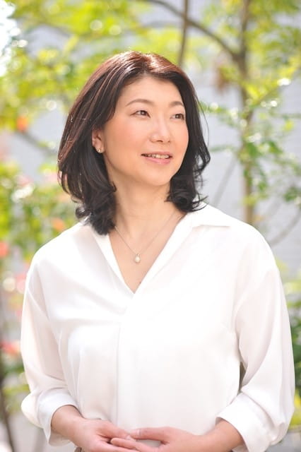 Porträt von Yuka Imamine, internationale Konzertpianistin und Professorin für Klavier an der Hochschule für Musik und Theater München.